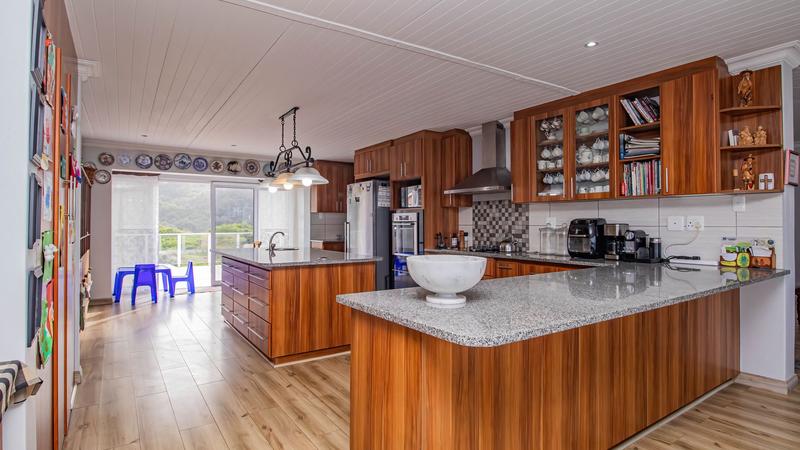 9 Bedroom Property for Sale in Outeniqua Strand Western Cape
